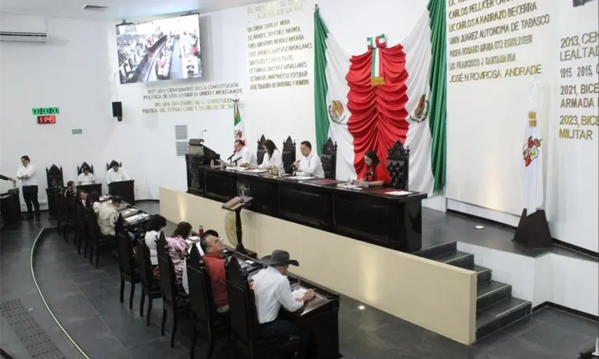 Congreso aprueba reducir edad para ser magistrado de la Sala Superior del TJA