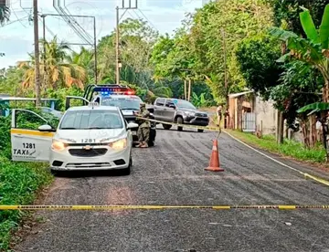 Ejecutan a pareja dentro de taxi en ranchería Buenavista, Centro