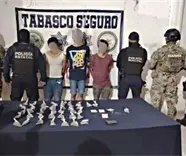 Arrestan a tres con dosis de drogas en Comalcalco