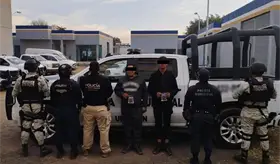 Capturan a 4 con explosivos y vehículos robados en Michoacán