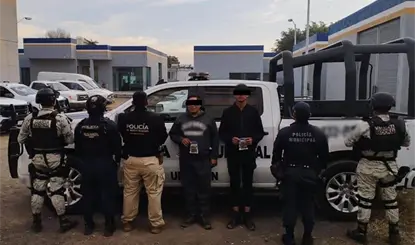 Capturan a 4 con explosivos y vehículos robados en Michoacán