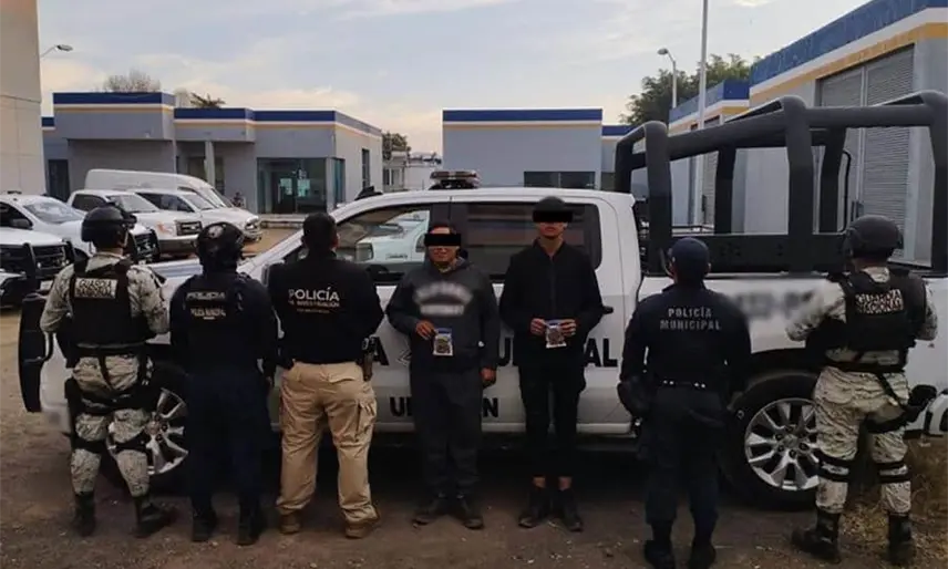 Detienen a 4 con explosivos y vehículos robados en Michoacán