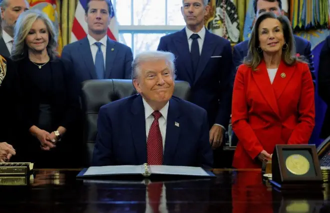 Trump plantea dejar expirar el T-MEC y buscar nuevo acuerdo con México y Canadá