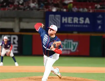 Javier Solano es operado del codo y es baja el resto de temporada con Venados de Mazatlán