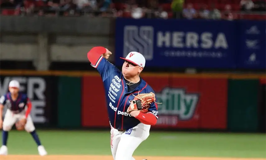 Javier Solano es operado del codo y es baja el resto de temporada con Venados de Mazatlán