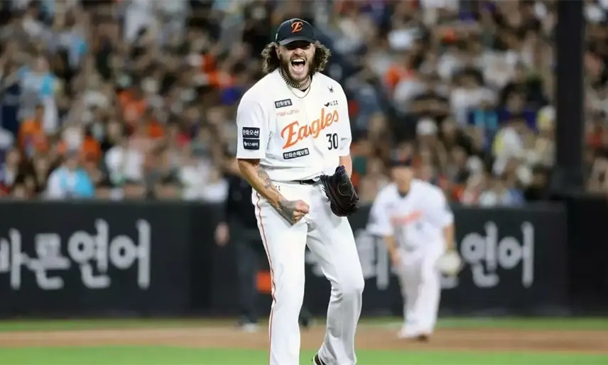 El mexicoamericano Cody Ponce firma por tres años con Azulejos de Toronto