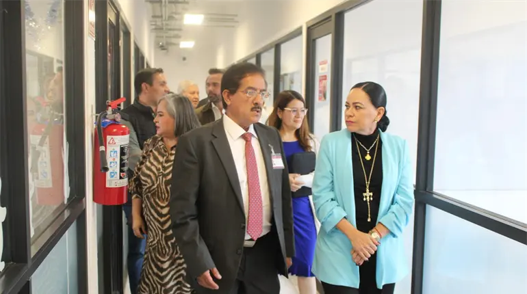 Funcionarios de Tabasco visitan la Universidad de la Salud en CDMX