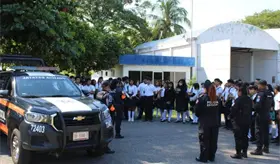 Recibe SSPC a alumnos del Cecyte como parte del programa "Un día con tu policía"