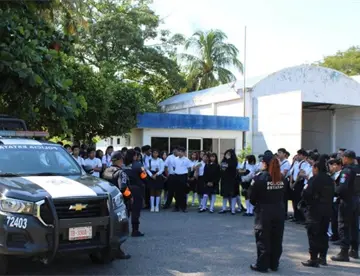 Recibe SSPC a alumnos del Cecyte como parte del programa “Un día con tu policía”