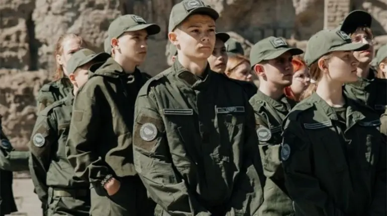 Rusia envía niños ucranianos a Corea del Norte para militarización forzada, acusa Kiev