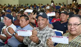 Incorporan a casi 400 nuevos beneficiarios de Centro a la pensión Hombres Bienestar