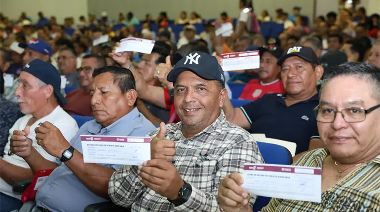 Incorporan a casi 400 nuevos beneficiarios de Centro a la pensión Hombres Bienestar