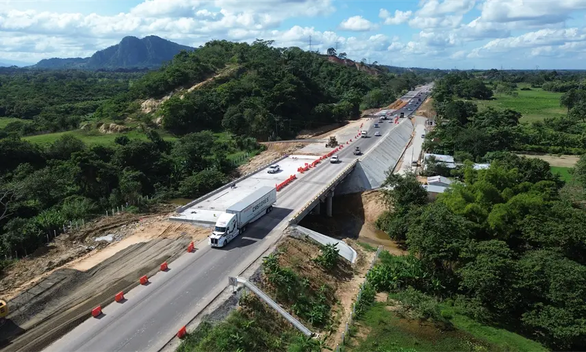 Al 91% obra de ampliación de la Macuspana-Escárcega: SICT