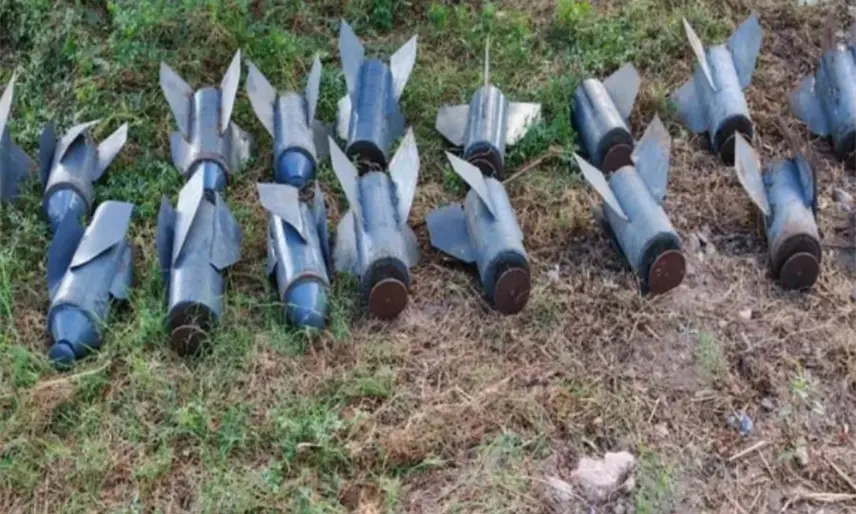 Aseguran 100 artefactos explosivos, armas y equipo táctico en Sinaloa