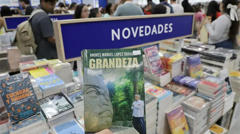 "Grandeza" del expresidente López Obrador, llega a la FIL Guadalajara