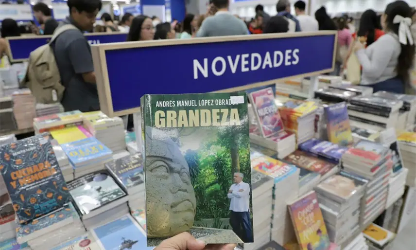 "Grandeza" del expresidente López Obrador, llega a la FIL Guadalajara