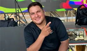 El tabasqueño Eduardo Caraveo es la nueva voz de Junior Klan