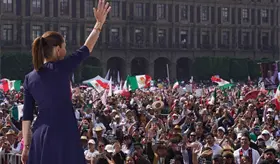 INE desecha queja del PAN por acto de Sheinbaum en el Zócalo