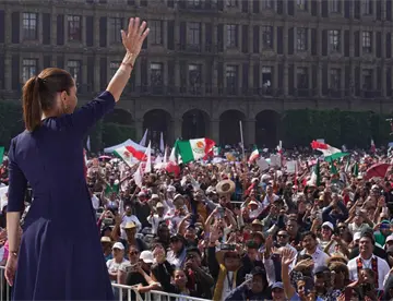 INE desecha queja del PAN por acto de Sheinbaum en el Zócalo