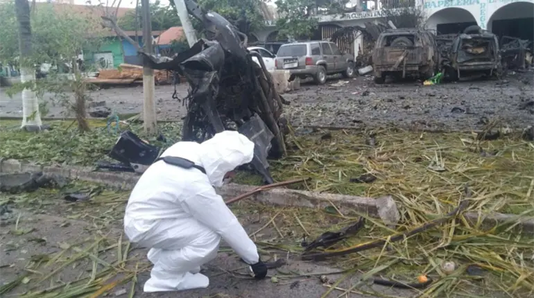 FGR investiga como terrorismo explosión de coche bomba en Michoacán; suman cinco muertos