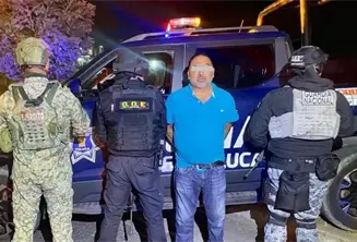 Detienen en Edomex a falso policía, había adaptado auto como patrulla hasta con sirena