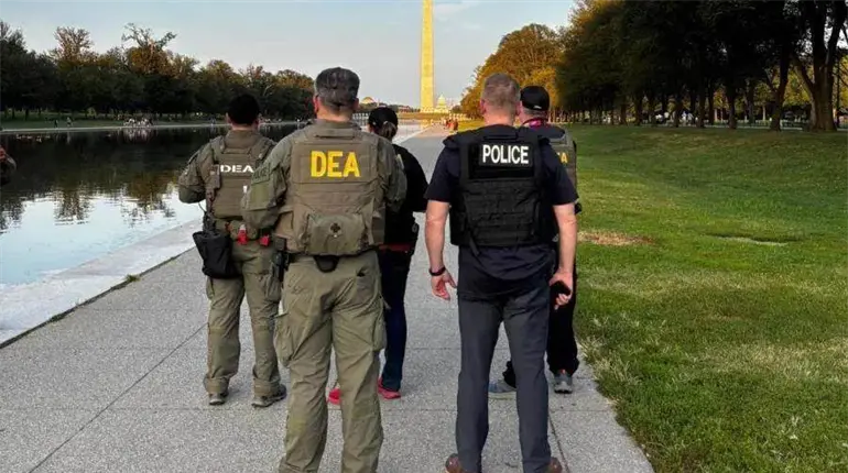 Exagente de la DEA y un socio son acusados de lavar dinero para el CJNG