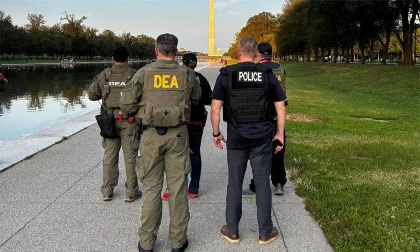 Exagente de la DEA y un socio son acusados de lavar dinero para el CJNG