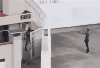 Lo someten tras intentar irrumpir con arma en cuartel de la Semar en Puerto Vallarta