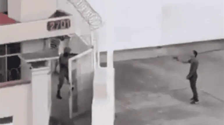 Lo someten tras intentar irrumpir con arma en cuartel de la Semar en Puerto Vallarta