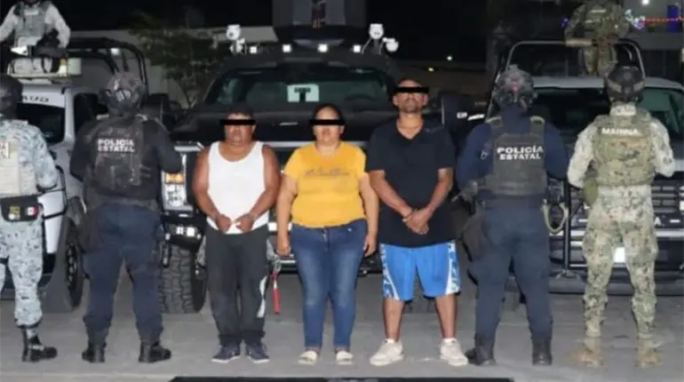 FIRT Olmeca detiene a 2 hombres y una mujer con droga y armas en Nacajuca