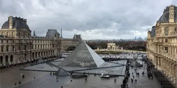 Fuga de agua en el Museo del Louvre causa daños en obras y documentos antiguos