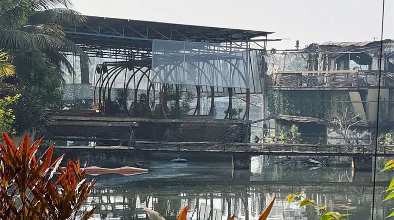 Mueren 25 personas tras quedar atrapados en incendio al interior de discoteca en la India