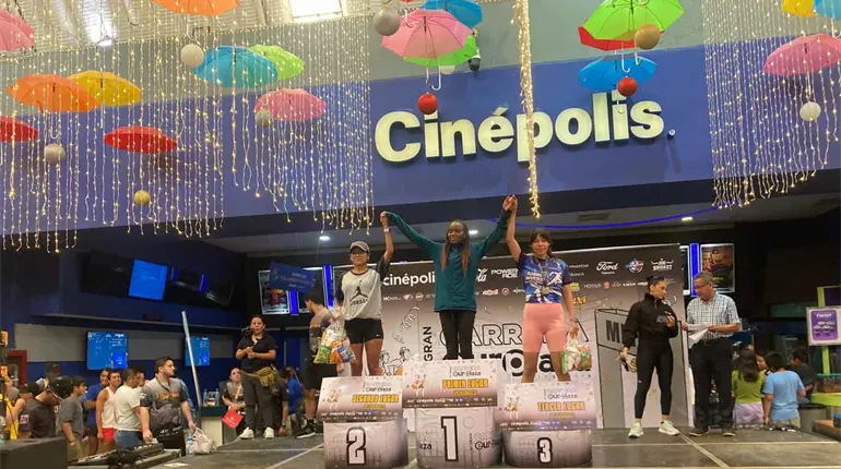 Erick Salvador Pérez y Pauline Mutwa Thitu triunfan en la Octava Gran Carrera Europlaza 2025