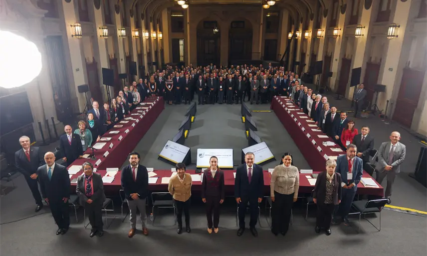 "Avanzamos en el derecho a vivienda digna": Sheinbaum al encabezar asamblea del Infonavit