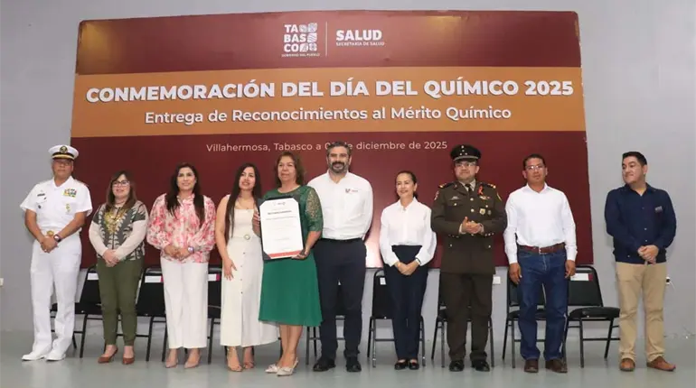 Entrega Salud Tabasco reconocimientos al Mérito Químico 2025