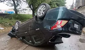 Vuelca vehículo particular en La Manga