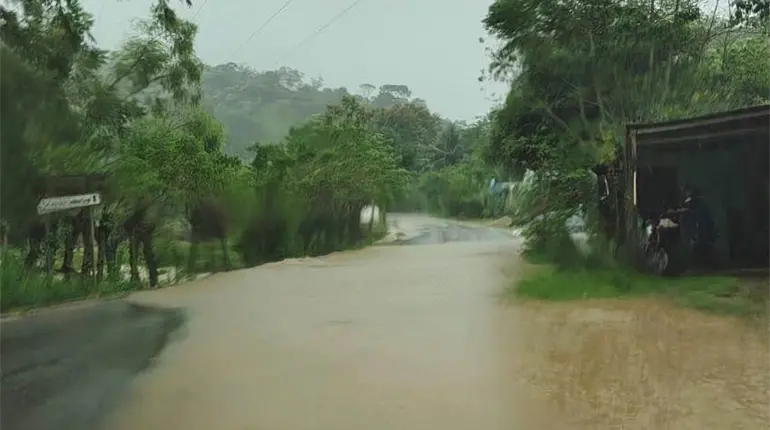 Frente Frío 19 deja afectaciones en Tacotalpa y Teapa