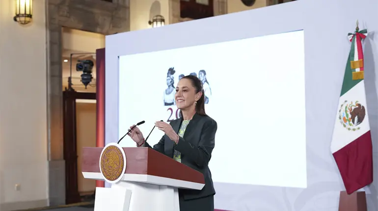 Sheinbaum agradece a artesanas indígenas tras entrar a lista de personas con más estilo 2025