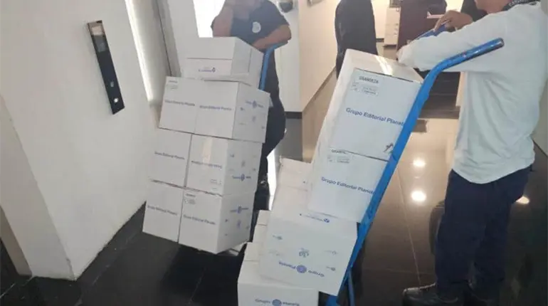 Adán Augusto revela que regaló 100 ejemplares de "Grandeza" a cada senador de Morena