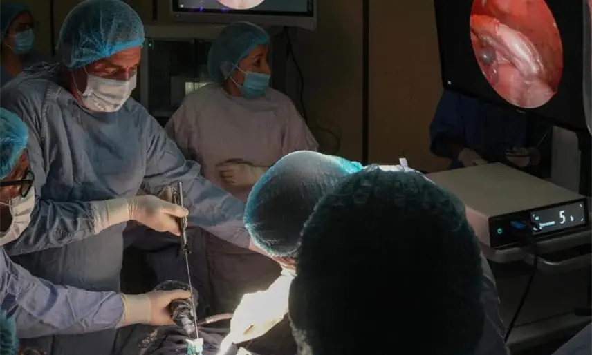 ¡Histórico! Realizan en el "Rovirosa" primera cirugía para corrección de gastrosquisis fetal del país