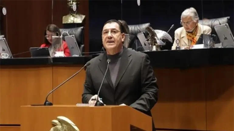 Senador propone crear televisora y peri&oacute;dico af&iacute;n a la ideolog&iacute;a de la "4T"