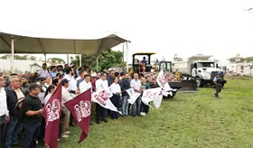 May y Conavi ponen en marcha construcción de 1,200 viviendas en Centla