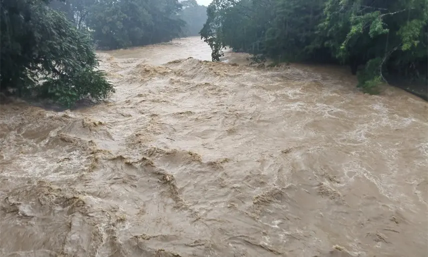 Incremento en el Puyacatengo y la Sierra, deja afectaciones en Teapa y Jalapa