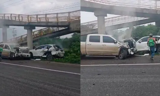 Aparatoso choque deja 4 personas heridas en Simón Sarlat, Centla