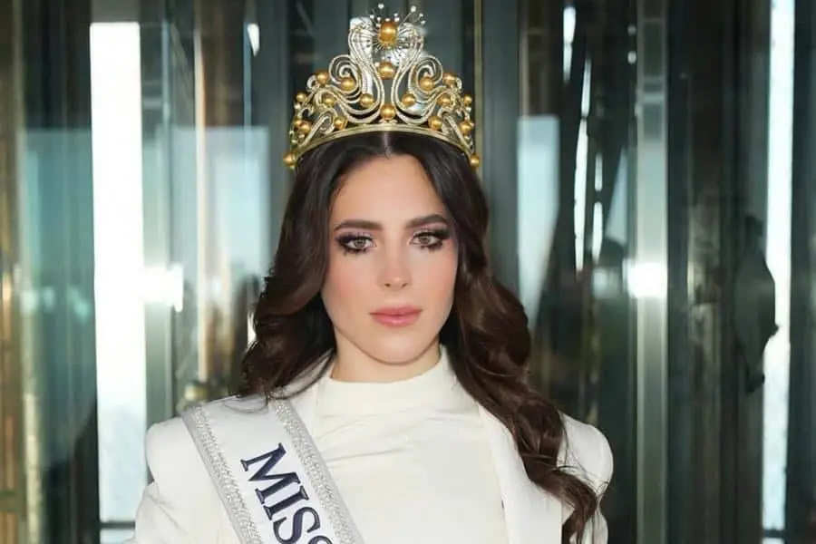 Regresa Fátima Bosch a México de "incógnito"