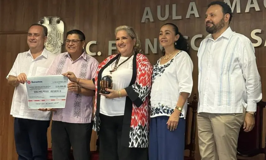Profesora de la UJAT Ivonne Adriana Gaytán, recibe el premio Estatal de Derechos Humanos 2025