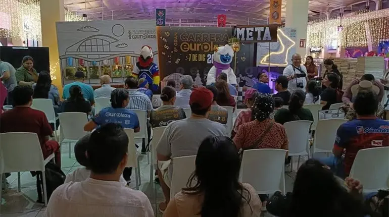 Entregan medalleros a participantes de las 8 ediciones de la Gran Carrera Europlaza