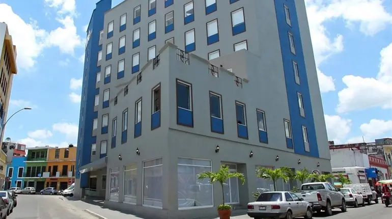 Hasta 8% podría aumentar AMHMT tarifas ante incremento salarial