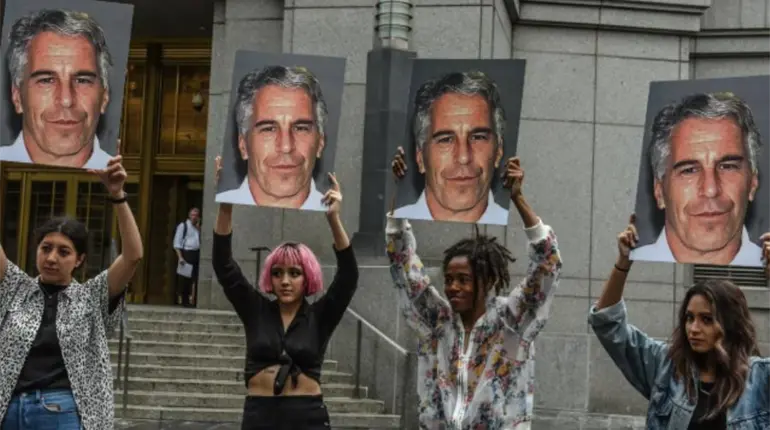 Un tercer juez federal concede una solicitud para divulgar registros judiciales relacionados con Epstein