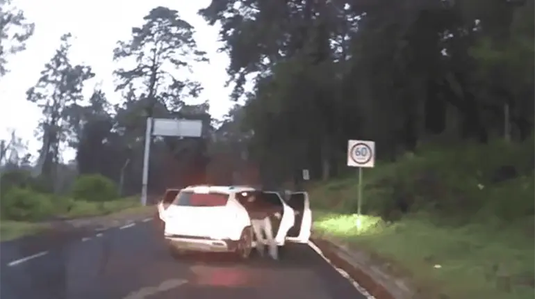 Pareja logra escapar de intento de asalto a mano armada en la México-Cuernavaca